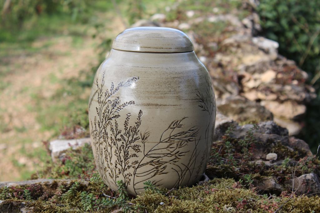 Urnes funéraires en céramique
Urne "Feuillages"
www.cecilejobardceramiques.com