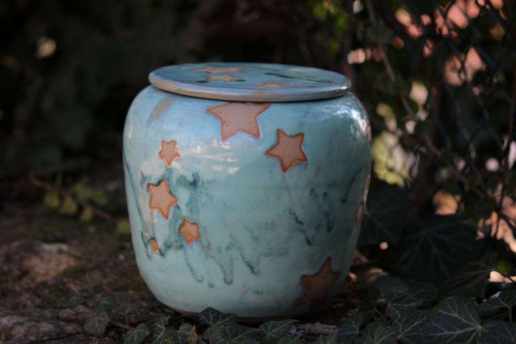 Urnes funéraires en céramique
Urne "Étoiles"
www.cecilejobardceramiques.com