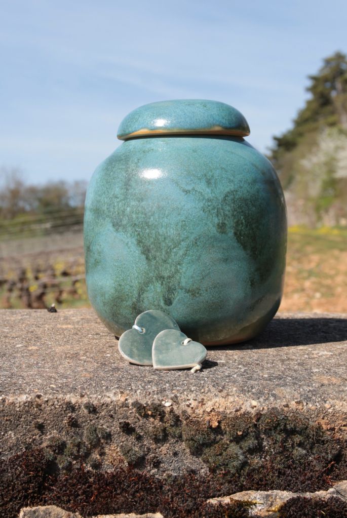 Urne "Émeraude" - volume 3.6 litres
Grès, superposition d'émail haute température